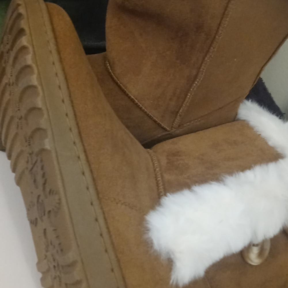 Women boots - Picture 3 of 3
